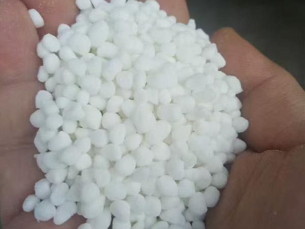 Apakah perbezaan antara baja pelepasan terkawal dan baja pelepasan perlahan?